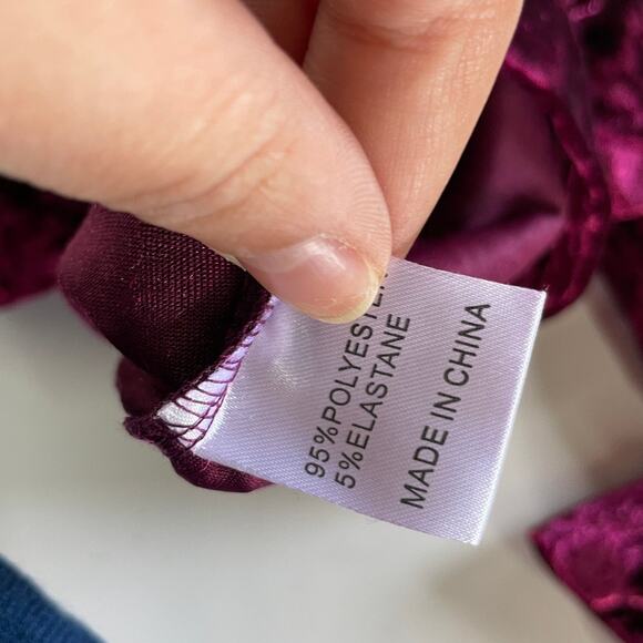 LF Emma & Sam Hoodie Women Small Red Velvet Soft Crop Knit Pullover Sweater - Picture 5 of 8